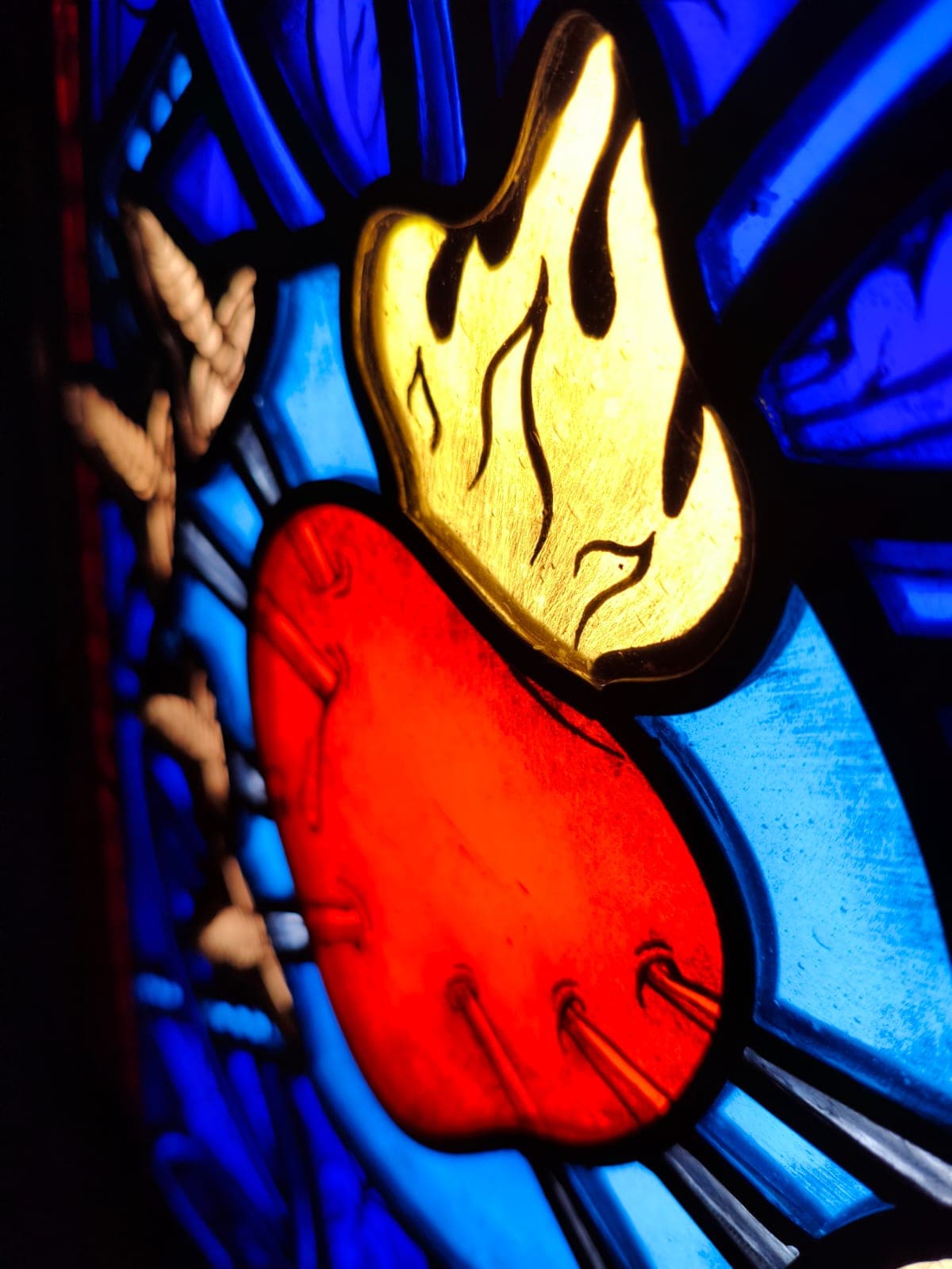 Lampa witrażowa "Serce bolesne"